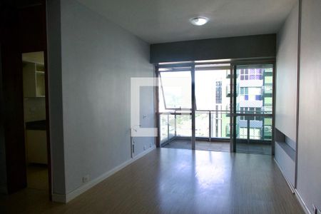 Sala  de apartamento para alugar com 1 quarto, 65m² em Barra da Tijuca, Rio de Janeiro