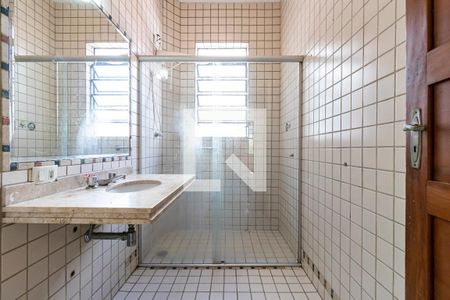 Casa à venda com 120m², 2 quartos e sem vaga2o. Andar - Banheiro