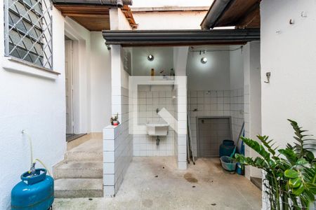 Casa à venda com 120m², 2 quartos e sem vaga1o. Andar - Quintal e Área de Serviço