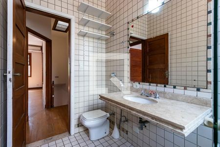 Casa à venda com 120m², 2 quartos e sem vaga2o. Andar - Banheiro