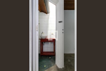 Casa à venda com 120m², 2 quartos e sem vaga1o. Andar - Banheiro de Serviço