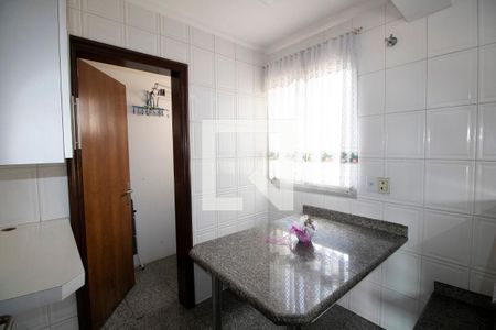 Apartamento à venda com 240m², 4 quartos e 2 vagasCozinha