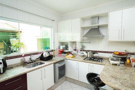 Casa à venda com 209m², 3 quartos e 4 vagas Casa à venda com 209m², 3 quartos e 4 vagasCozinha