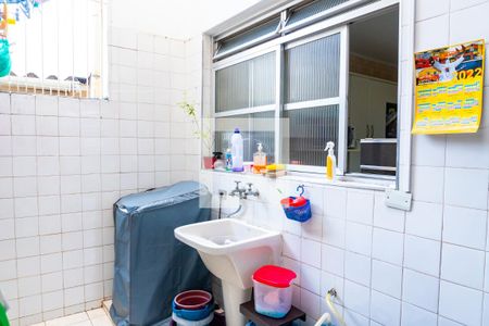 Casa à venda com 106m², 3 quartos e 1 vagaÁrea de Serviço