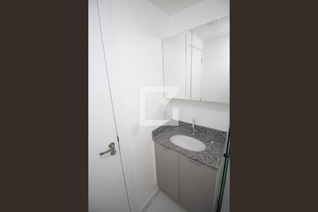 Banheiro de apartamento para alugar com 2 quartos, 38m² em Quarta Parada, São Paulo