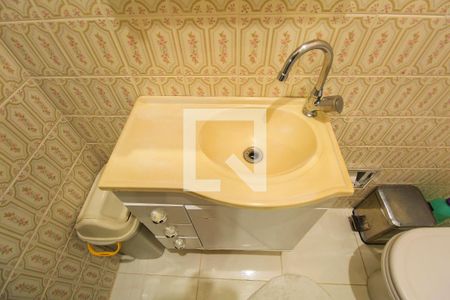 Casa à venda com 160m², 3 quartos e 2 vagasBanheiro