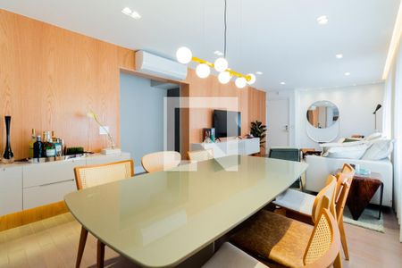 Apartamento à venda com 114m², 2 quartos e 2 vagas Apartamento à venda com 114m², 2 quartos e 2 vagasSala