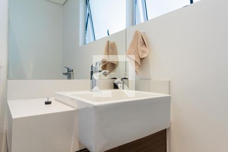 Apartamento à venda com 114m², 2 quartos e 2 vagas Apartamento à venda com 114m², 2 quartos e 2 vagasBanheiro social