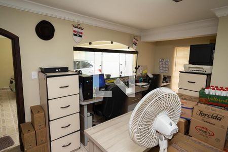 Casa para alugar com 202m², 3 quartos e 5 vagasEscritório