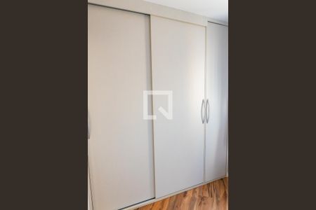 Apartamento à venda com 64m², 3 quartos e 1 vagaQuarto 2 - Armários