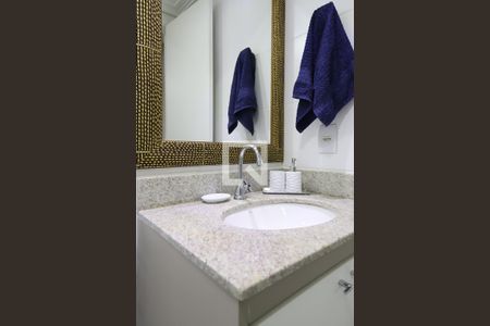 Apartamento à venda com 65m², 2 quartos e 1 vaga Apartamento à venda com 65m², 2 quartos e 1 vagaBanheiro social