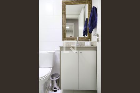 Apartamento à venda com 65m², 2 quartos e 1 vaga Apartamento à venda com 65m², 2 quartos e 1 vagaBanheiro social