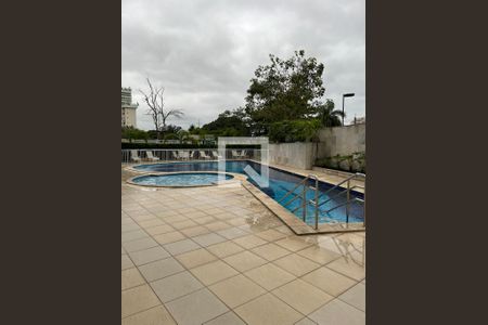 Apartamento para alugar com 67m², 2 quartos e 1 vagaÁrea comum - piscina