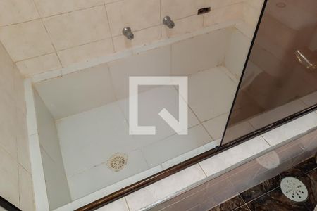 Casa à venda com 211m², 2 quartos e 3 vagas Casa à venda com 211m², 2 quartos e 3 vagasBanheiro da Suíte 1