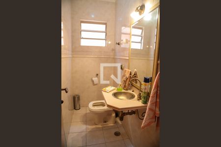 Casa à venda com 218m², 5 quartos e 3 vagasLavabo