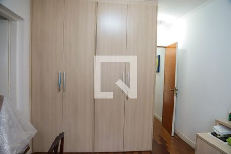 Casa à venda com 218m², 5 quartos e 3 vagasSuíte 2