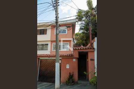 Casa à venda com 218m², 5 quartos e 3 vagasFachada