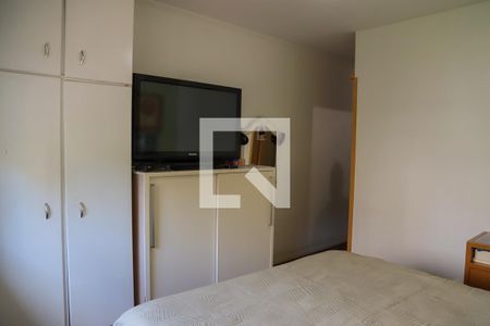 Casa à venda com 218m², 5 quartos e 3 vagasSuíte 1