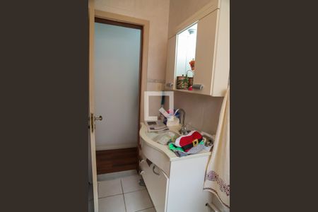 Casa à venda com 218m², 5 quartos e 3 vagasBanheiro Social