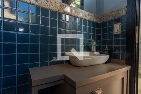 Casa de condomínio à venda com 439m², 4 quartos e 4 vagasBanheiro Externo 