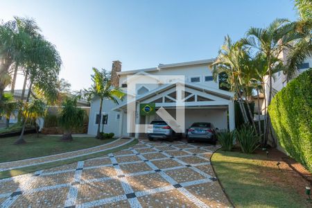 Casa de condomínio à venda com 439m², 4 quartos e 4 vagasFachada 