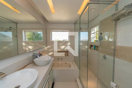 Casa de condomínio à venda com 439m², 4 quartos e 4 vagasBanheiro da Suíte 1