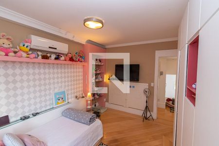 Casa de condomínio à venda com 439m², 4 quartos e 4 vagasSuite 4