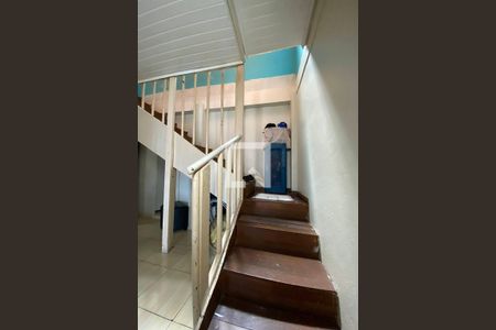 Escada de casa à venda com 4 quartos, 160m² em Campina, São Leopoldo