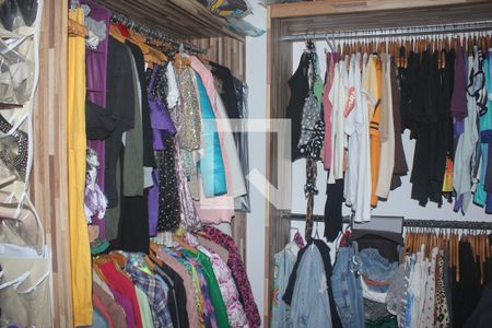 Casa para alugar com 200m², 6 quartos e 2 vagasQuarto 4/Closet