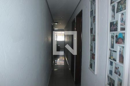 Casa para alugar com 200m², 6 quartos e 2 vagasCorredor