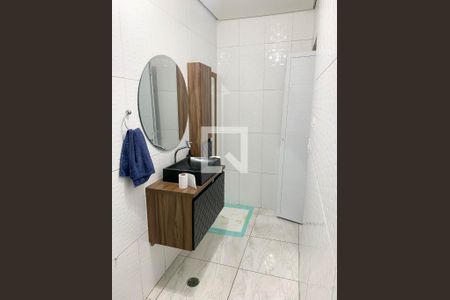 Banheiro de casa à venda com 3 quartos, 130m² em Bonfim, Osasco