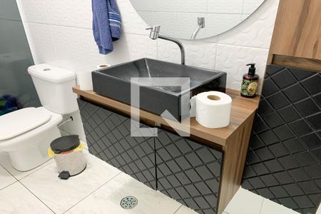 Banheiro de casa à venda com 3 quartos, 130m² em Bonfim, Osasco