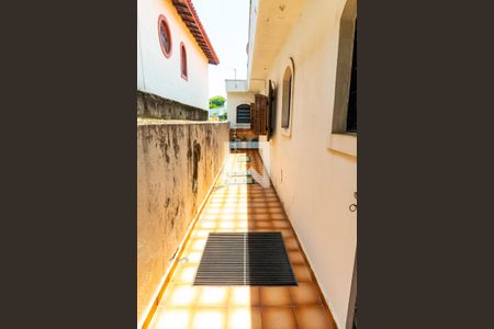 Casa à venda com 350m², 4 quartos e 2 vagascorredor