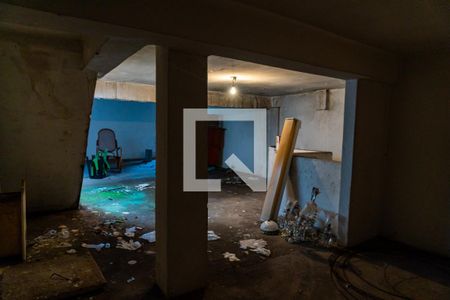 Casa à venda com 350m², 4 quartos e 2 vagasPorão 1