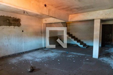 Casa à venda com 350m², 4 quartos e 2 vagasPorão 2