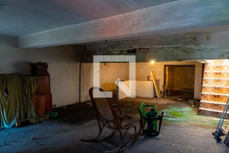 Casa à venda com 350m², 4 quartos e 2 vagasPorão 1