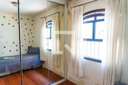 Casa à venda com 350m², 4 quartos e 2 vagasQuarto 2