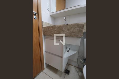 Apartamento à venda com 63m², 2 quartos e 1 vaga Apartamento à venda com 63m², 2 quartos e 1 vagaBanheiro
