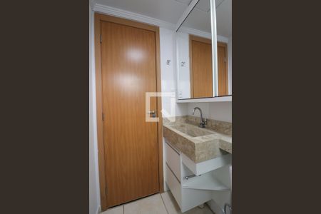 Apartamento à venda com 63m², 2 quartos e 1 vaga Apartamento à venda com 63m², 2 quartos e 1 vagaBanheiro