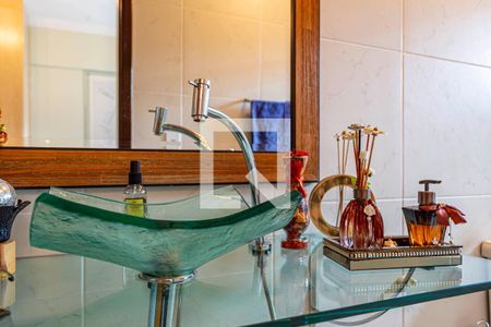 Apartamento à venda com 105m², 3 quartos e 2 vagasDetalhe do Banheiro da Suite 2