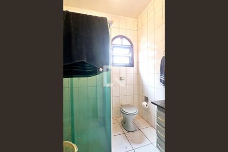 Casa à venda com 150m², 4 quartos e 4 vagasBanheiro 2