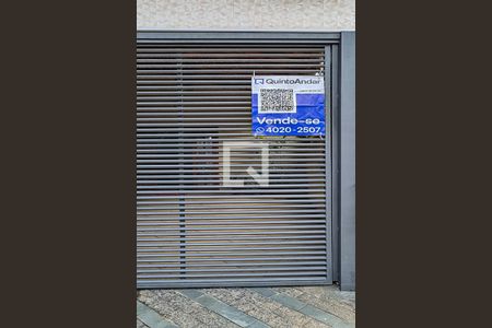 Casa à venda com 260m², 2 quartos e 2 vagas Casa à venda com 260m², 2 quartos e 2 vagasFachada com Plaquinha