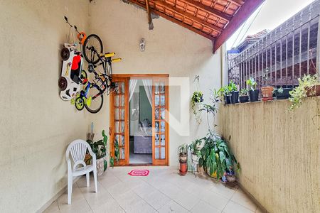 Casa à venda com 260m², 2 quartos e 2 vagas Casa à venda com 260m², 2 quartos e 2 vagasGaragem