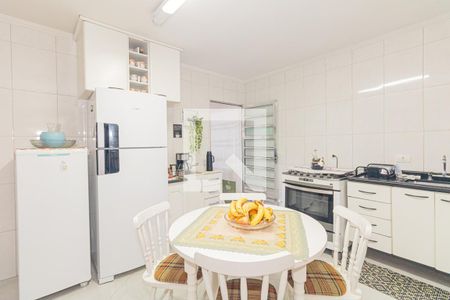Casa à venda com 260m², 2 quartos e 2 vagas Casa à venda com 260m², 2 quartos e 2 vagasCozinha - Casa 02
