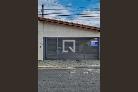 Casa à venda com 260m², 2 quartos e 2 vagas Casa à venda com 260m², 2 quartos e 2 vagasFachada com Plaquinha