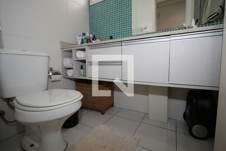 Apartamento para alugar com 71m², 2 quartos e 2 vagas Apartamento para alugar com 71m², 2 quartos e 2 vagasBanheiro do Corredor