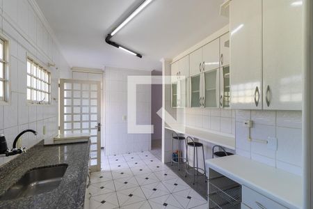 Casa à venda com 250m², 4 quartos e 2 vagas Casa à venda com 250m², 4 quartos e 2 vagasCozinha