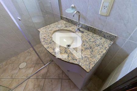 Casa à venda com 250m², 4 quartos e 2 vagas Casa à venda com 250m², 4 quartos e 2 vagasBanheiro da suíte 3