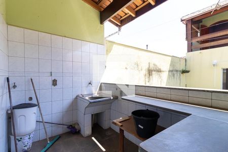 Casa à venda com 250m², 4 quartos e 2 vagas Casa à venda com 250m², 4 quartos e 2 vagasÁrea de serviço