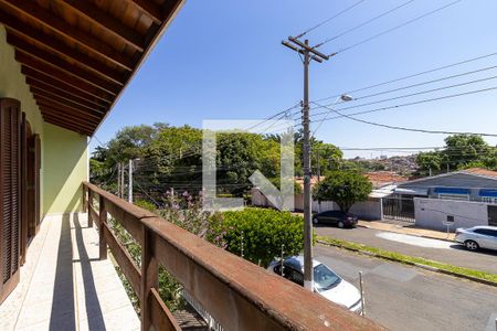 Casa à venda com 250m², 4 quartos e 2 vagas Casa à venda com 250m², 4 quartos e 2 vagasVaranda das suítes 2 e 3